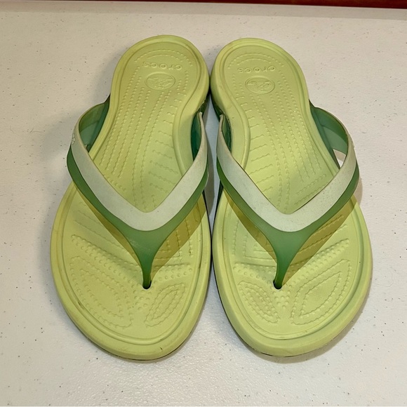 Crocs Flip Flop Sandals | Two Tone Green | Women’s 11 - Picture 2 of 13